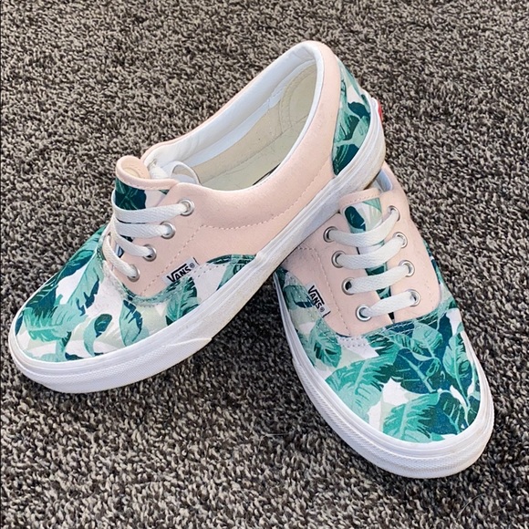 Custom Vans - Picture 1 of 8